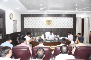 Prayagraj News: District Magistrate held a meeting regarding the preparations for Magh Mela.