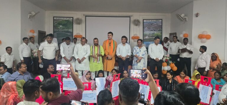 Prayagraj News: "Respect for the mother power, illuminated by Ujjwala" will be the Diwali of the women of the state.