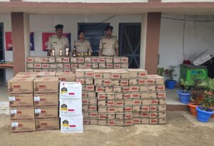 BiharNews गौनाहा पुलिस ने भारी मात्रा में विदेशी शराब के साथ एक कारोबारी को किया गिरफ्तार, दो बोलोरो जप्त