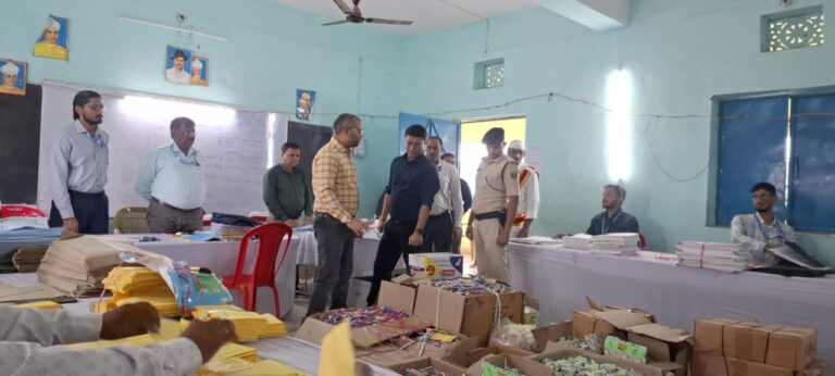 Bihar News Deputy Development Commissioner inspected the Materials Cell.