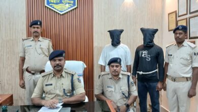 Bihar News: Two youths planning a robbery in Mufussil police station area arrested with a loaded pistol.