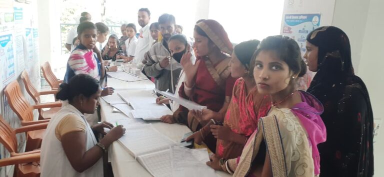 Bihar News: A camp for the Prime Minister's Motherhood Security Scheme was organized in the premises of Community Health Center Rajapakar.