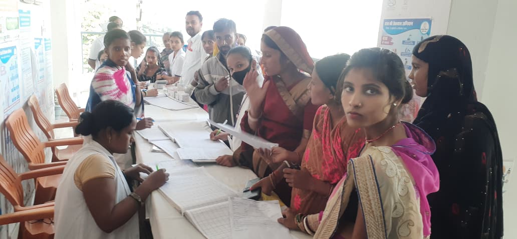 Bihar News: A camp for the Prime Minister's Motherhood Security Scheme was organized in the premises of Community Health Center Rajapakar.
