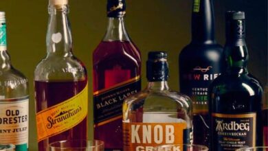 Bihar News- On the basis of secret information, Barati police station arrested a person with 18 bottles of Officer Choice foreign liquor.