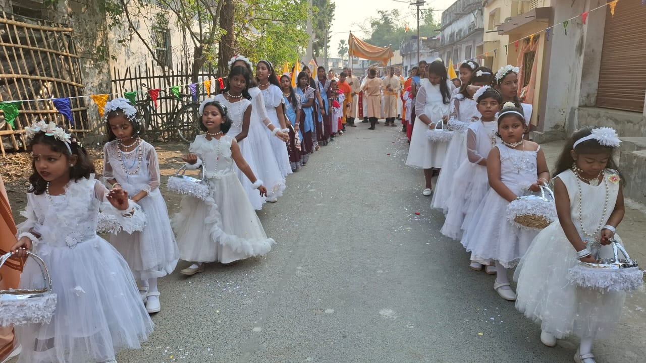 Bihar News: The Eucharistic procession was held in Chuhri with the chants "Jesus Christ, King, Your Kingdom Come."