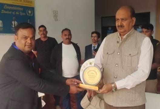 Agra News: Harish from Delhi became the winner in the International FIDE Rapid Chess Competition.