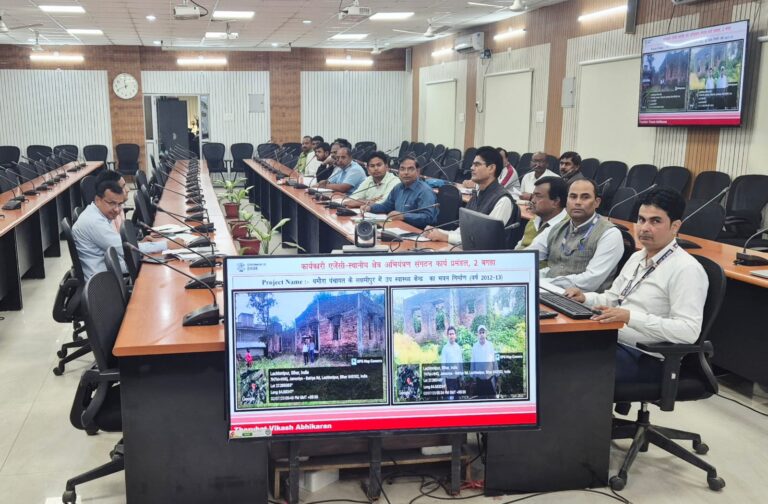 BiharNews निर्धारित समय सीमा में योजनाओं को पुरा कराएं: जिलाधिकारी