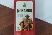 Bihar News - In the evening, the Baranti police station in-charge arrested a smuggler during a patrol, seizing two bags of foreign liquor.