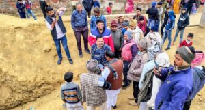 Agra News: Seven people were buried under debris when a basement wall collapsed, two died.

