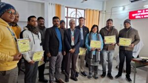 BiharNews: Employees who played a key role in the successful organization of the District-Level Youth Festival-2025 were honored.