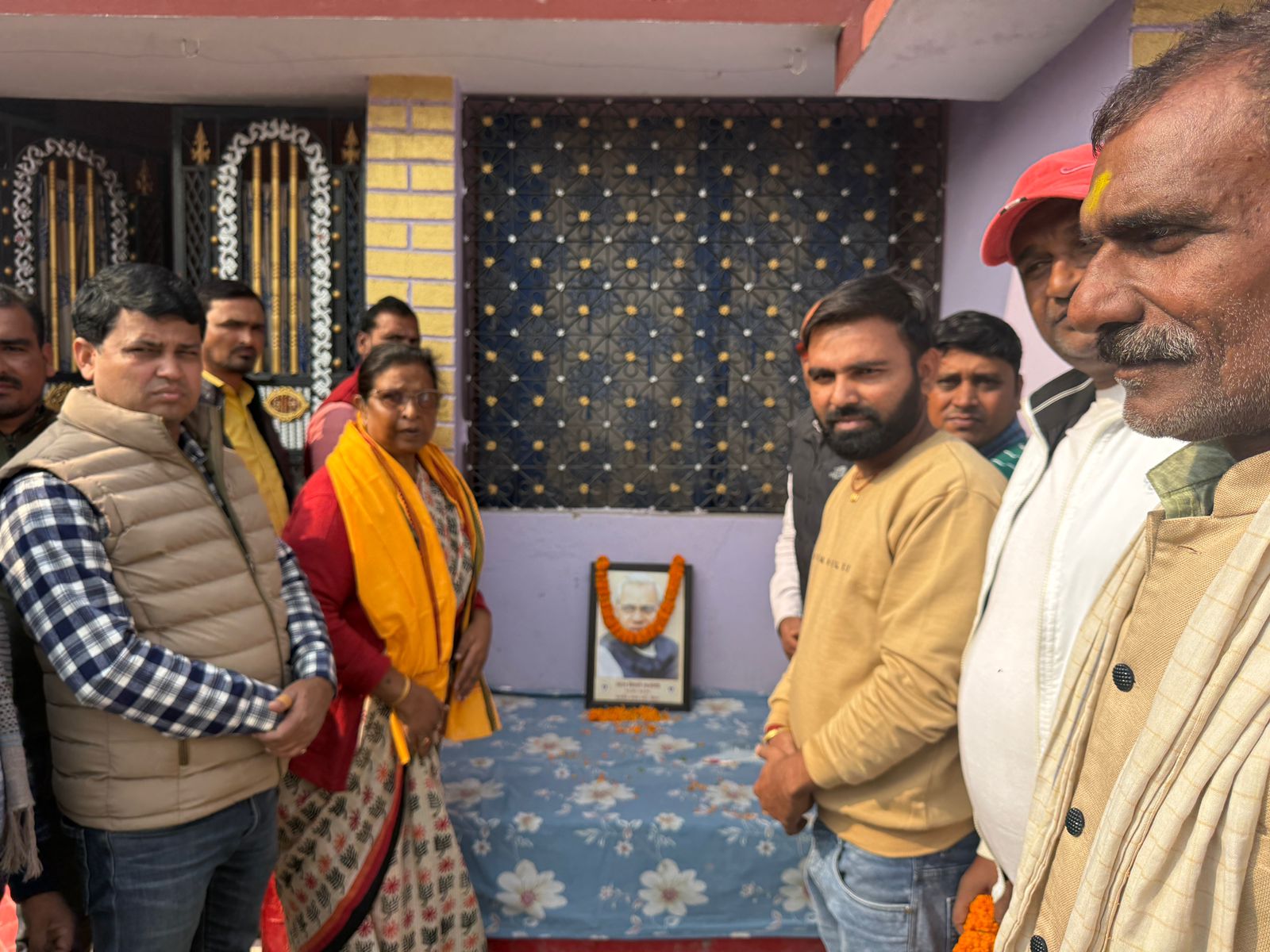 BiharNews: On the occasion of former Prime Minister Shri Atal Bihari Vajpayee's 101st birth anniversary, senior citizens and veteran BJP workers were honored.