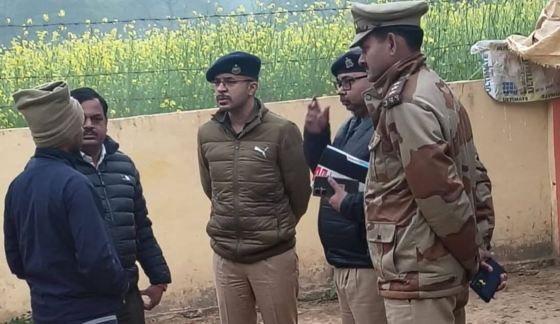 Agra News: The priest of Chaumukha temple was murdered with a sharp weapon.