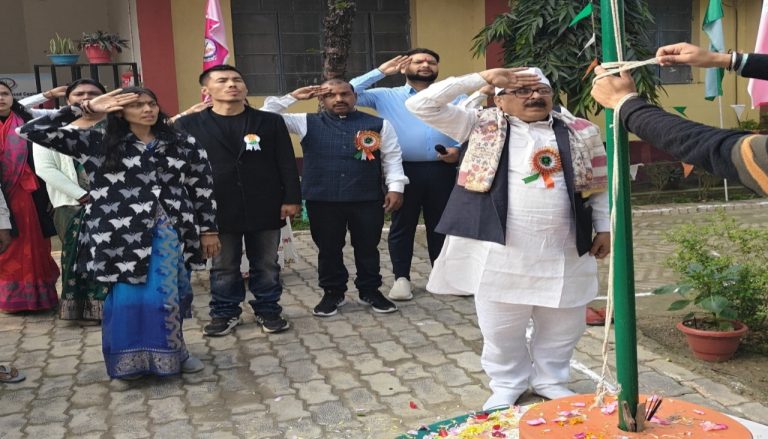 विज्ञान केंद्र हरिहरपुर में हर्षोल्लास से मना 77वां गणतंत्र दिवस, उत्कृष्ट किसानों को किया गया सम्मानित