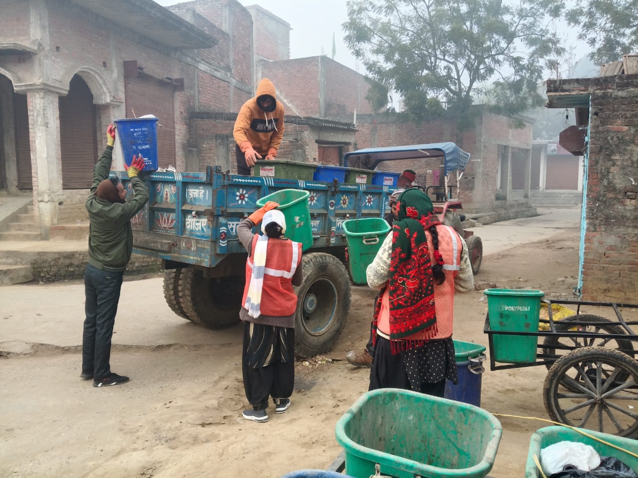 Ambedkar Nagar News: नववर्ष 2026 में जहांगीरगंज को कचरा मुक्त बनाने की पहल, ईओ उमेश कुमार पासी ने दिए सख्त निर्देश