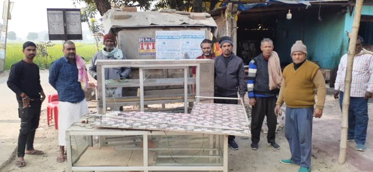 Bihar News: अज्ञात वाहन की ठोकर से अभिराज स्वीट्स दुकान क्षतिग्रस्त, करीब दो लाख का नुकसान