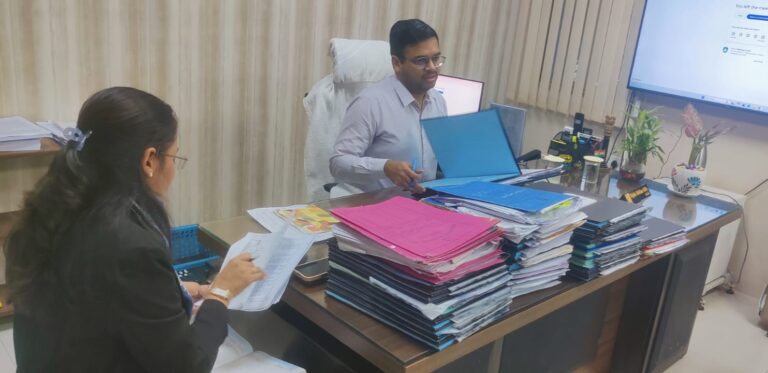 पश्चिम चंपारण में 6281 छात्रों की छात्रवृत्ति स्वीकृत, लापरवाही पर अधिकारियों का वेतन स्थगित