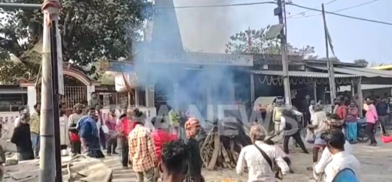 वैशाली जिले के हाजीपुर में मानवता शर्मसार, अंतिम संस्कार सड़क पर करने को मजबूर हुआ परिवार, वीडियो वायरल