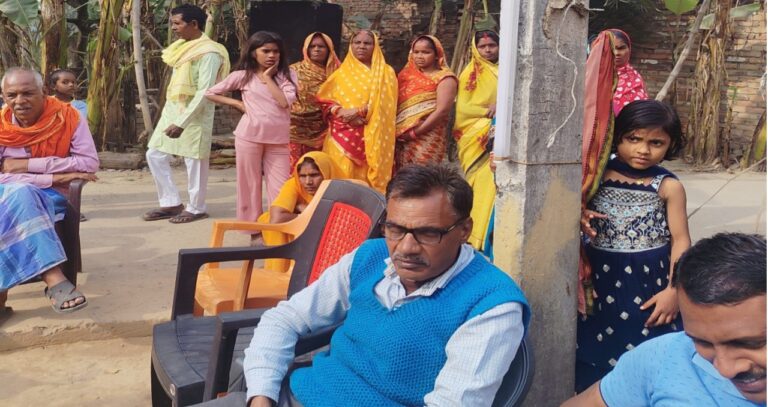 अजमतपुर के वार्ड 10 में धूमधाम से मनी संत शिरोमणि रविदास जयंती, भजन-कीर्तन व प्रसाद वितरण