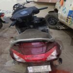 वैशाली के अजमतपुर में छापेमारी: 150 लीटर अवैध देशी शराब और स्कूटी जब्त, तस्कर फरार