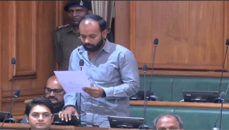 चनपटिया विधायक अभिषेक रंजन ने विधानसभा में उठाया आदर्श विद्यालयों का मुद्दा, वर्षों से बंद भवनों पर सरकार से जवाब मांगा