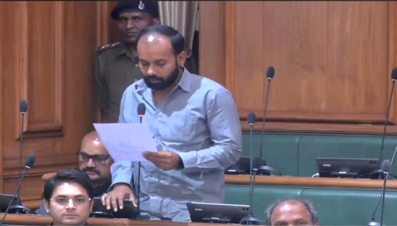 चनपटिया विधायक अभिषेक रंजन ने विधानसभा में उठाया आदर्श विद्यालयों का मुद्दा, वर्षों से बंद भवनों पर सरकार से जवाब मांगा