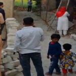 अंबेडकरनगर में सड़क निर्माण रोकने पर ग्रामीणों में आक्रोश, प्रशासनिक आदेश के बावजूद नहीं हट रहा अवरोध