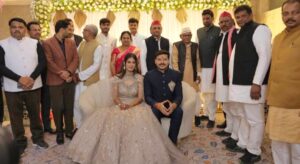 रिंग सेरेमनी में पहुंचे अखिलेश यादव, प्रो. वीरेन्द्र सिंह चौहान परिवार ने जताया आभार