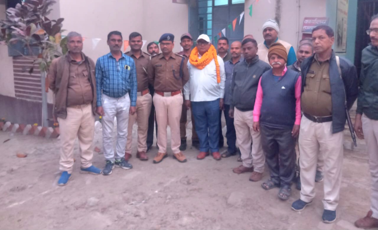 राजापाकर थाना में दफादार राजेंद्र सिंह का विदाई सह सम्मान समारोह, बेदाग सेवा कार्यकाल को किया गया याद