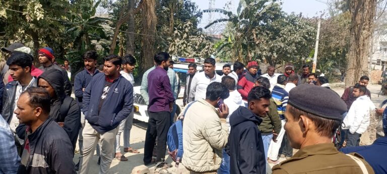 सीटेट परीक्षा में प्रश्नपत्र देर से पहुंचा, राजापाकर केंद्र पर हंगामा; पुलिस पहुंची, 11:30 बजे से हुई परीक्षा