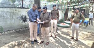 बगहा एसपी रामानंद कौशल का पुलिस कार्यालय में औचक निरीक्षण, उपस्कर व मैगजीन शाखा की जांच