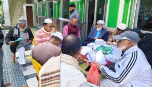 बेतिया में हज यात्रियों के लिए टीकाकरण और हेल्थ कार्ड कैंप आयोजित, 59 जायरीन को लगा टीका