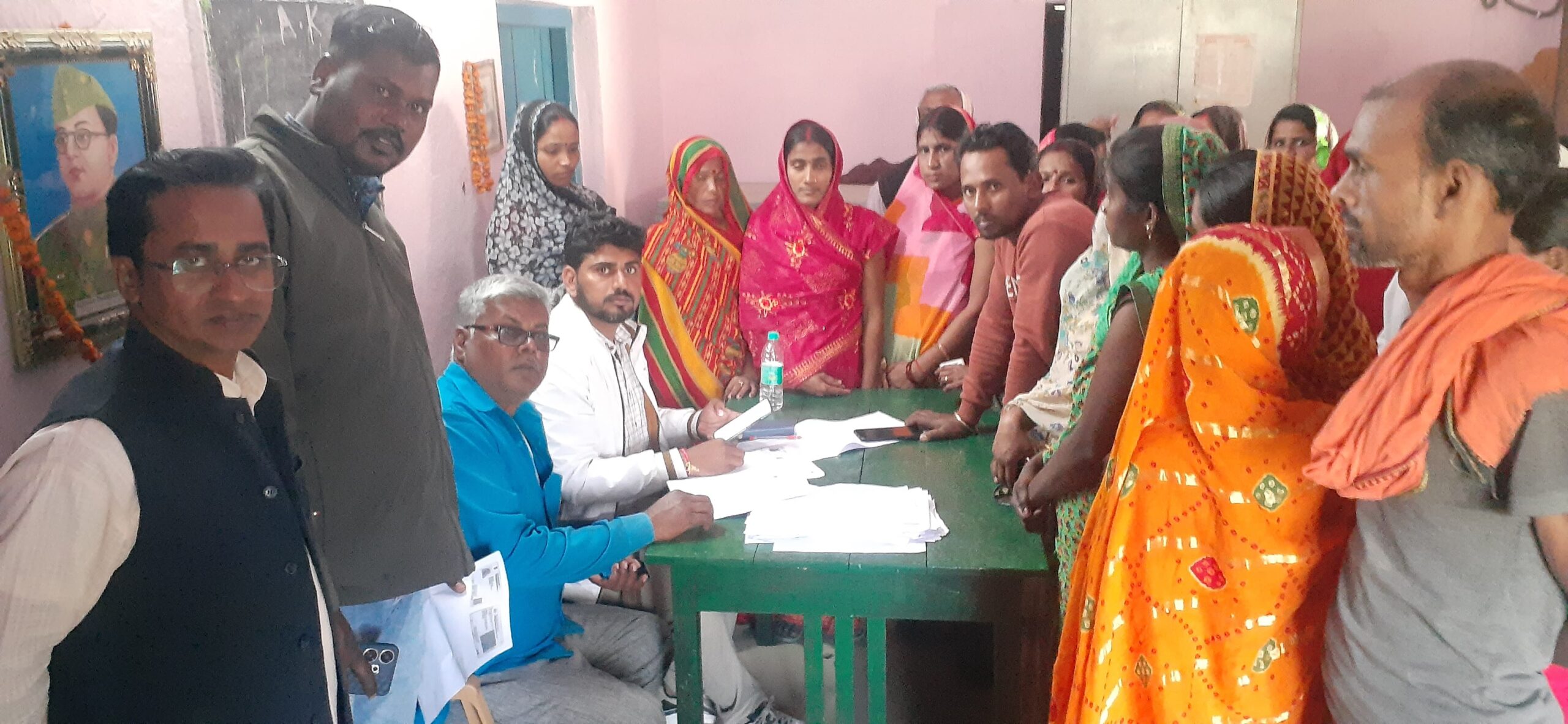 पंचायत भवन में विशेष कैंप, सैकड़ों लाभुकों का पंजीकरण, जरूरी दस्तावेज लेकर पहुंचे लोग