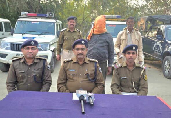 बेतिया में 54.290 किलो गांजा के साथ तस्कर गिरफ्तार, भारत-नेपाल सीमा से हो रही थी तस्करी