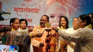 महाशिवरात्रि पर बेतिया में ब्रह्माकुमारीज़ का शिव ध्वजारोहण और भव्य शोभा यात्रा आयोजन