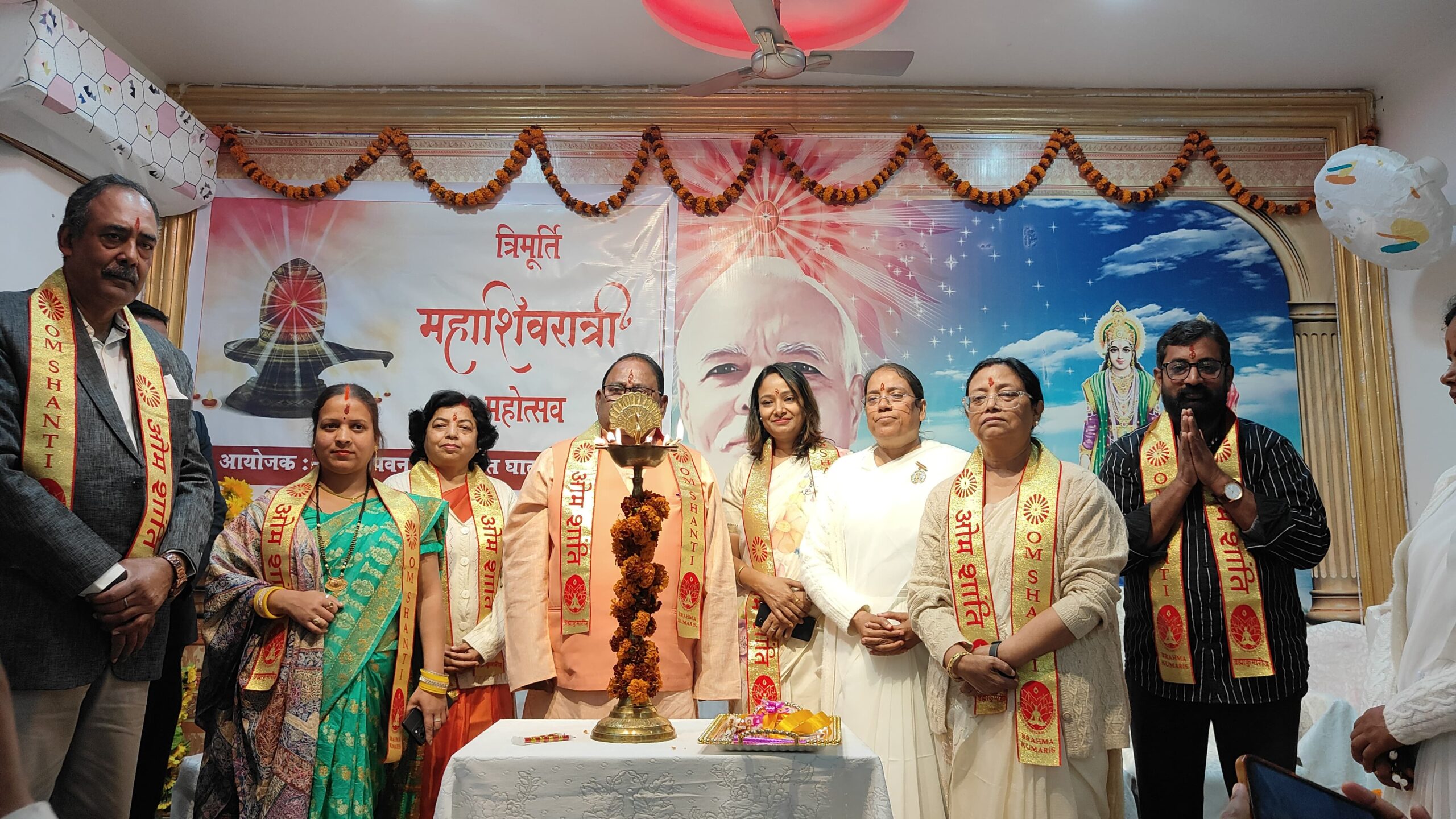 महाशिवरात्रि पर बेतिया में ब्रह्माकुमारीज़ का शिव ध्वजारोहण और भव्य शोभा यात्रा आयोजन