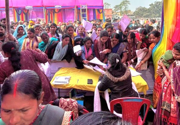 नरकटियागंज रोजगार मेले में उमड़ा युवा उत्साह, 2215 युवाओं ने कराया पंजीकरण