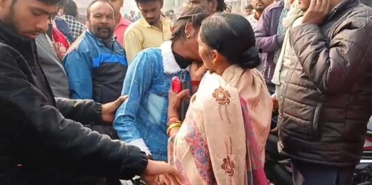 पश्चिम चंपारण में ट्रैफिक जाम से छूटी मैट्रिक परीक्षा, गेट पर रोती रहीं छात्राएं