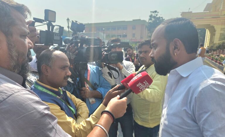 बिहार विधानसभा में गूंजा सिकरहना नदी में अवैध खनन का मुद्दा, चनपटिया विधायक ने की उच्चस्तरीय जांच की मांग