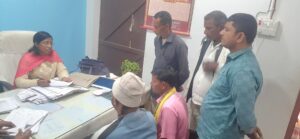 राजापाकर अंचल कार्यालय में भूमि विवाद निवारण शिविर आयोजित, कई मामलों की हुई सुनवाई