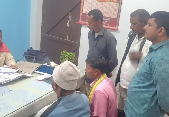 राजापाकर अंचल कार्यालय में भूमि विवाद निवारण शिविर आयोजित, कई मामलों की हुई सुनवाई
