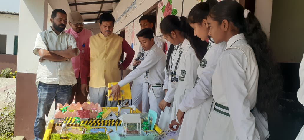 राजापाकर के शारदा ज्ञान निकेतन में विज्ञान प्रदर्शनी सह बाल मेला आयोजित