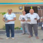 राजापाकर वैशाली में बिहार दिवस पर वृक्षारोपण करते जनप्रतिनिधि