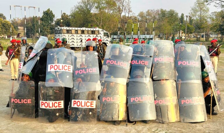 होली 2026: बेतिया में दंगा नियंत्रण टीम गठित, पुलिस 24x7 तैयार