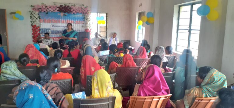 काशीपुर एनसीईआरटी कार्यशाला में उपस्थित लोग