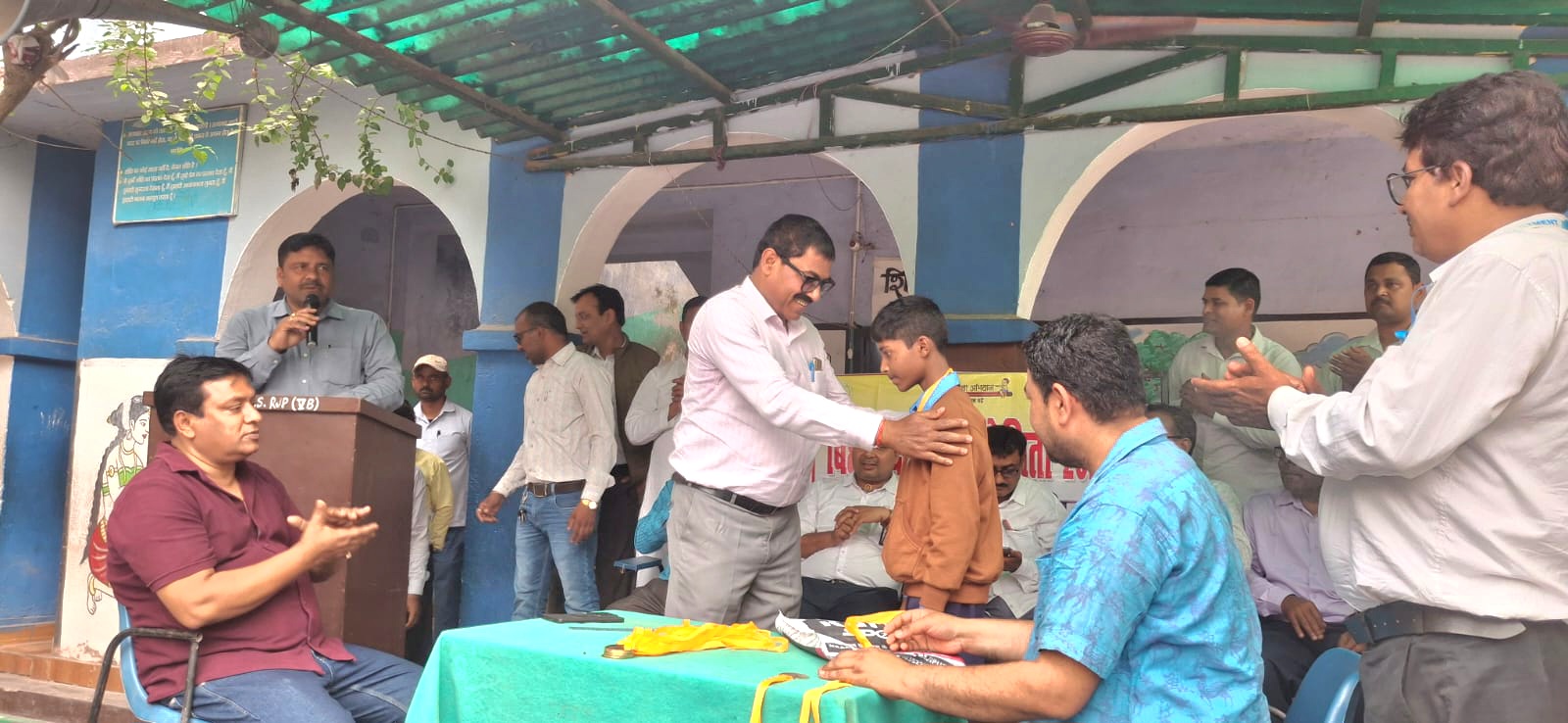 बिहार दिवस पर राजापाकर में स्कूल ओलंपिक प्रतियोगिता