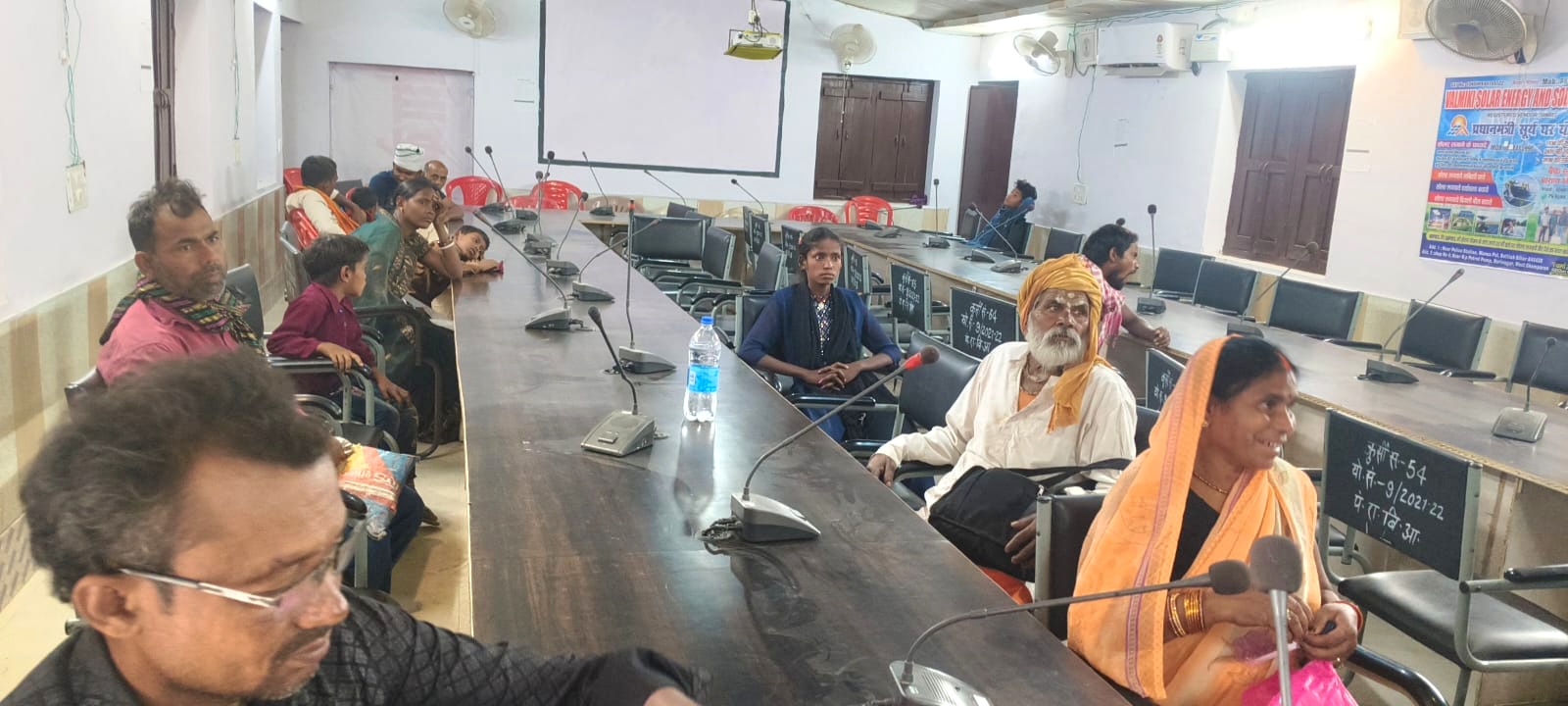 बिहार में पेंशनधारियों के लिए जीवन प्रमाणन CSC सेंटर पर करते हुए