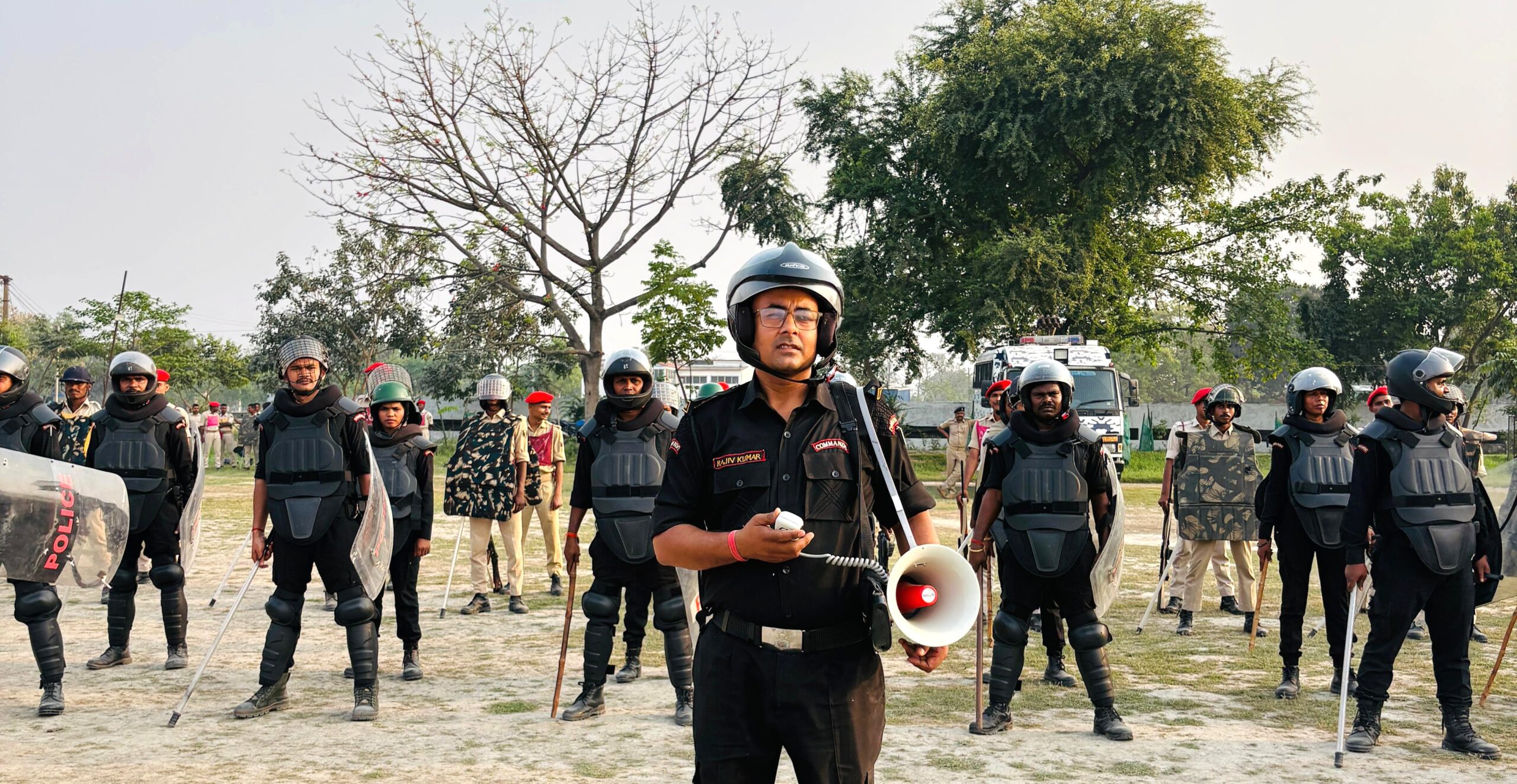 बेतिया पुलिस द्वारा दंगा नियंत्रण टीम की मॉक ड्रिल का अभ्यास