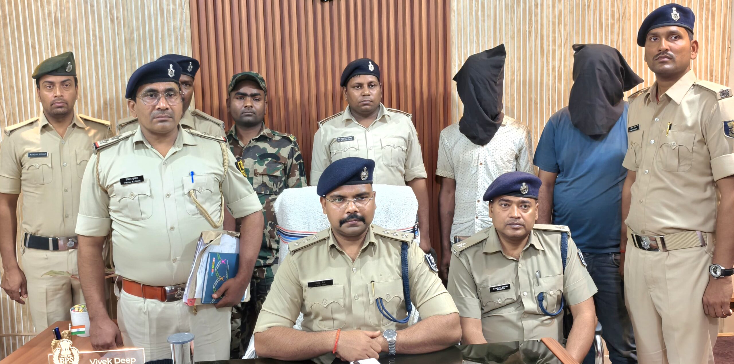 IMG 20260320 WA0032 scaled बेतिया में चोरी हुआ 24 टन चावल हावड़ा से ट्रक सहित बरामद