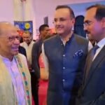 मॉरीशस में सचिव प्रणव कुमार और पीएम नवीनचंद्र रामगुलाम की मुलाकात का दृश्य