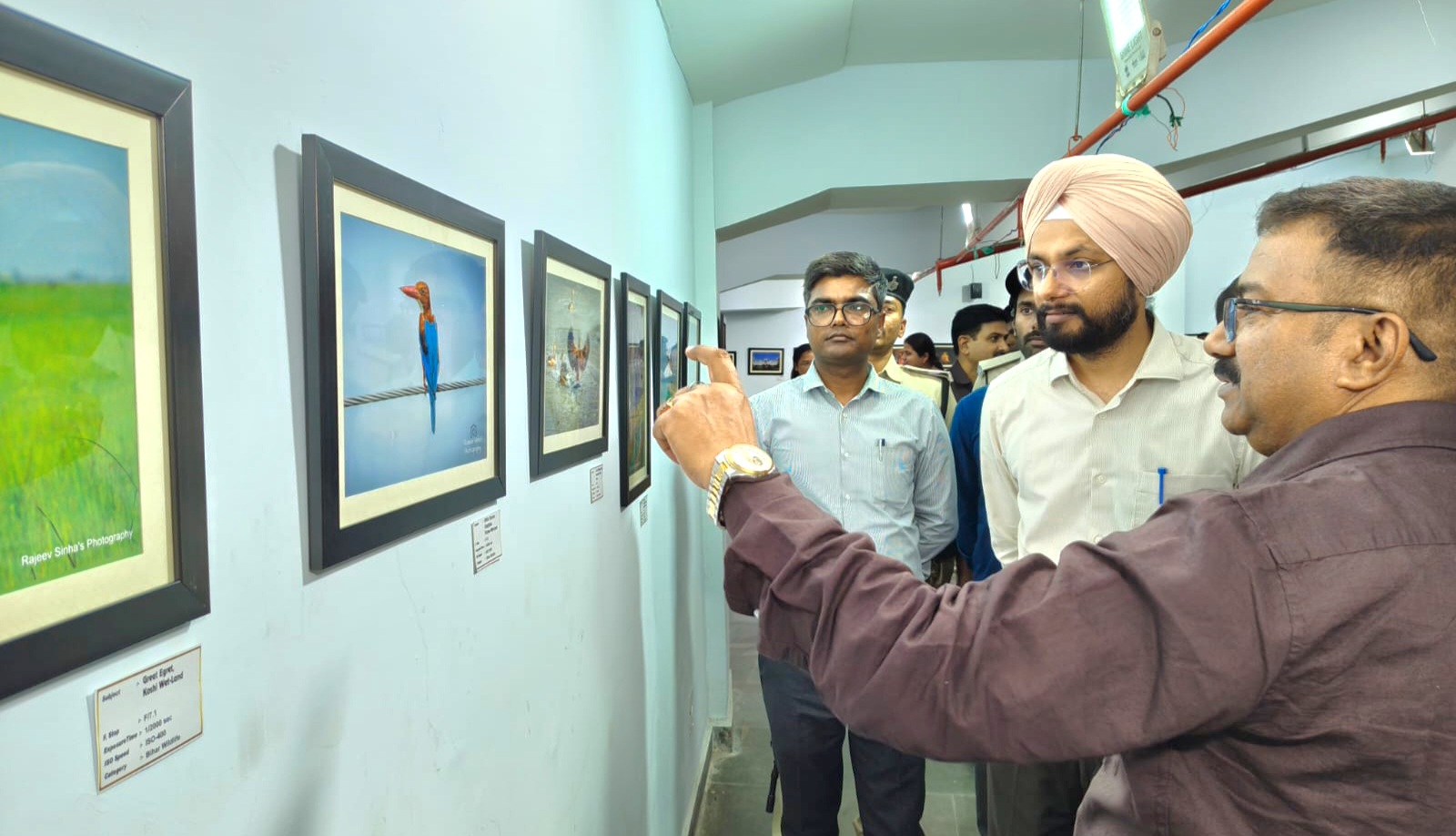 बेतिया में बिहार दिवस पर आयोजित छायाचित्र प्रदर्शनी